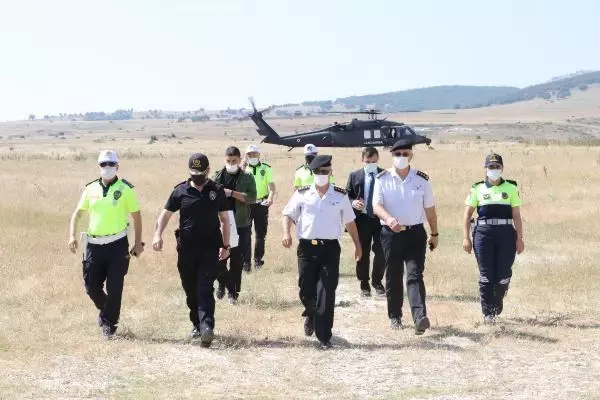 Son dakika haberleri... ESKİŞEHİR - Jandarma ekipleri helikopter destekli trafik denetimi gerçekleştirdi
