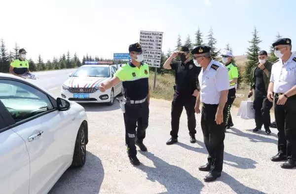 Son dakika haberleri... ESKİŞEHİR - Jandarma ekipleri helikopter destekli trafik denetimi gerçekleştirdi