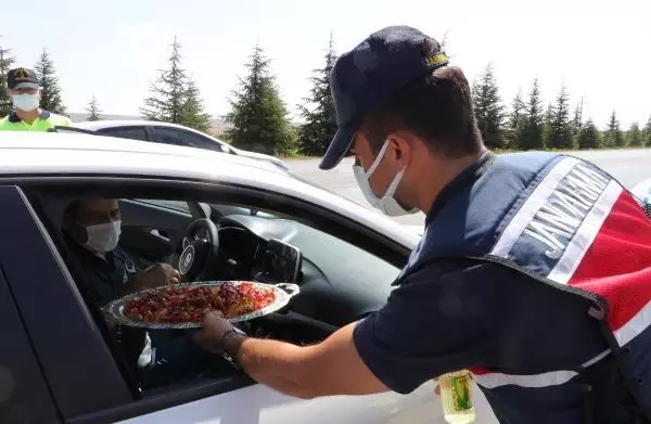 Son dakika haberleri... ESKİŞEHİR - Jandarma ekipleri helikopter destekli trafik denetimi gerçekleştirdi