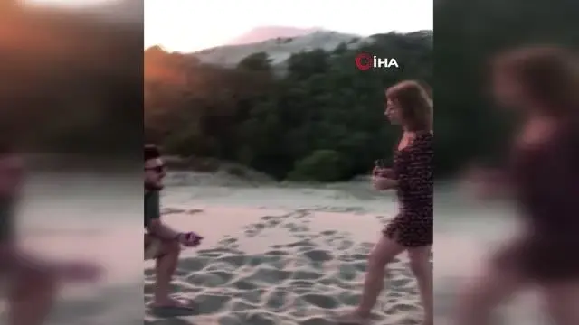 Son dakika: Evlilik teklifi edecekti, tanıdıklarını görünce tüm planları bozuldu...Gülümseten anlar kamerada