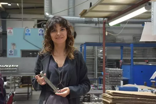 FABRİKANIN KAYNAK TEZGAHI KADINLARA EMANET