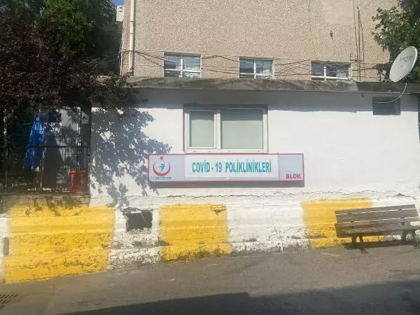 TARİHİ HAYDARPAŞA NUMUNE HASTANESİ'NİN DAHİLİYE BİNASININ YIKIMINA BAŞLANDI