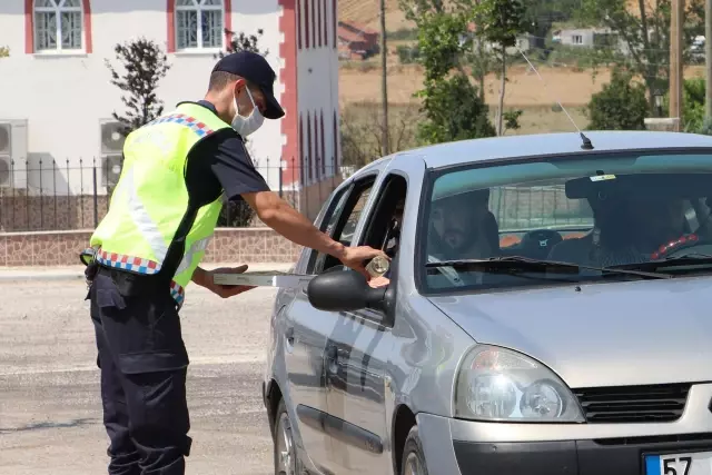 Havza'da jandarma ekipleri drone destekli uygulama yaptı Havza'da jandarma ekipleri drone destekli uygulama yaptı