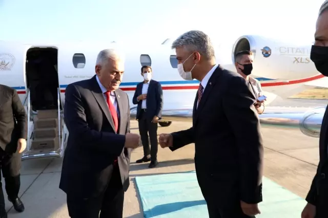 Hemşehrimiz Eski Başbakan ve Meclis Başkanı Merhum Yıldırım Akbulut'un ismi Erzincan Havalimanı'na Verildi. Hemşehrimiz Eski Başbakan ve Meclis Başkanı Merhum Yıldırım Akbulut'un ismi Erzincan Havalimanı'na Verildi.
