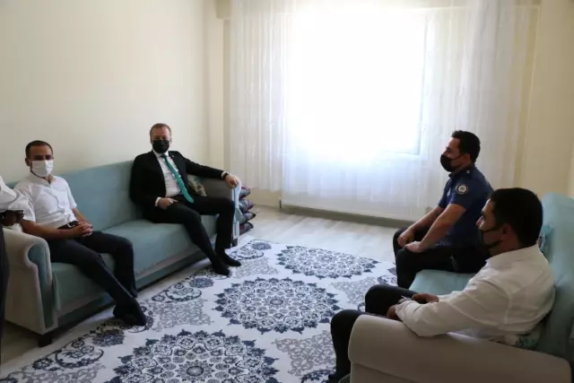 Hizan Kaymakamı Yelek'ten bayram ziyaretleri