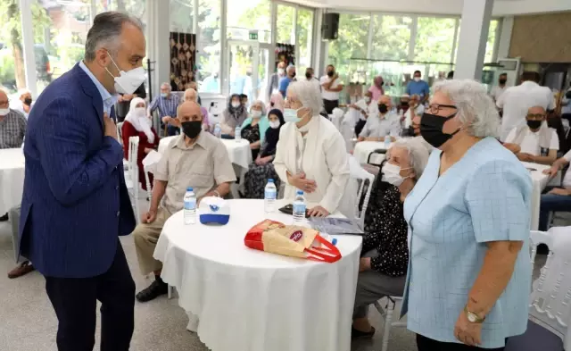 Başkan Yılmaz'dan hastane ve huzurevi bayram ziyareti