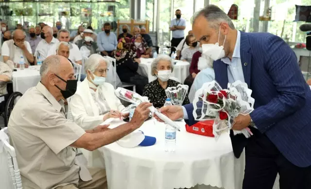Başkan Yılmaz'dan hastane ve huzurevi bayram ziyareti