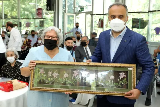 Başkan Yılmaz'dan hastane ve huzurevi bayram ziyareti