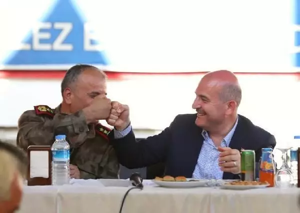 Son dakika... İçişleri Bakanı Süleyman Soylu Afrin'de incelemelerde bulundu (2)- Yeniden