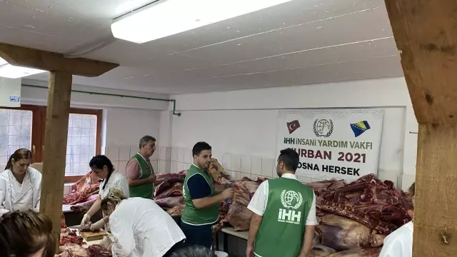 İHH, Bosna Hersek genelinde 7 bin kişiye kurban eti ulaştıracak