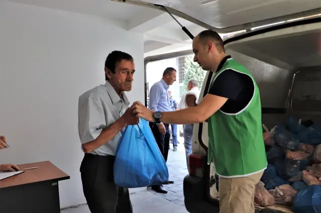 İHH Kosova'da 1500 aileye kurban eti dağıtacak İHH Kosova'da 1500 aileye kurban eti dağıtacak