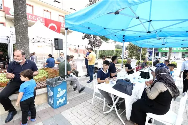 İnegöl Belediyesinde protokol ve vatandaşlar bayramlaşma töreninde bir araya geldi