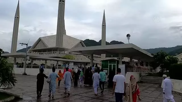 İSLAMABAD - Pakistan'da bayram namazı eda edildi İSLAMABAD - Pakistan'da bayram namazı eda edildi