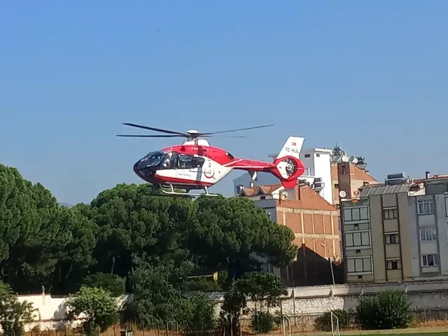 Ambulans helikopter yeni doğan bebek için havalandı