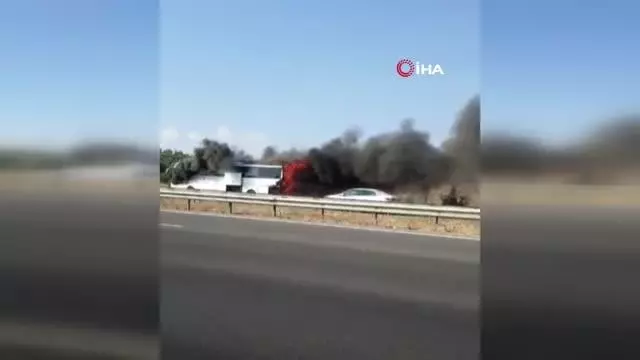 İzmir'de yolcu otobüsü alev alev yandı