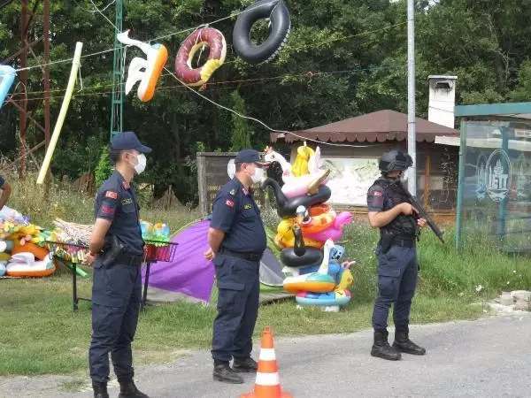 JANDARMADAN KOLONYA VE ÇİKOLATALI TRAFİK DENETİMİ