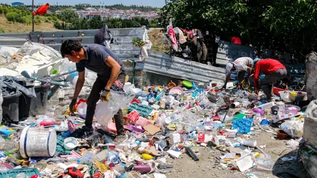 Kağıt toplayıcılarının bayram mesaisi