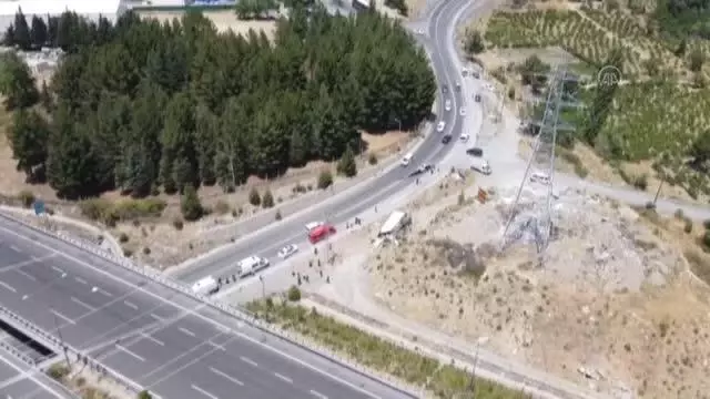 Karşı şeride geçip otomobile çarpan kamyonun sürücüsü hayatını kaybetti Karşı şeride geçip otomobile çarpan kamyonun sürücüsü hayatını kaybetti