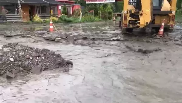 KARTEPE'DE 18 GÜN SONRA AYNI DERE YİNE TAŞTI KARTEPE'DE 18 GÜN SONRA AYNI DERE YİNE TAŞTI