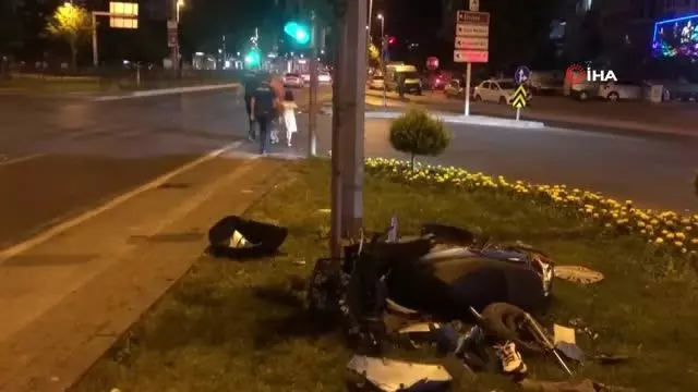 Son dakika haberleri: Kazada parçalanan mobiletin sürücüsü ağır yaralandı