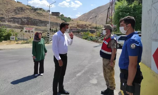 Keban Kaymakamı Akbulut uygulama noktalarında görevli güvenlik güçlerinin bayramını kutladı Keban Kaymakamı Akbulut uygulama noktalarında görevli güvenlik güçlerinin bayramını kutladı