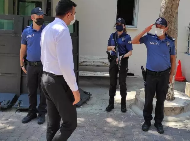 Keban Kaymakamı Akbulut uygulama noktalarında görevli güvenlik güçlerinin bayramını kutladı