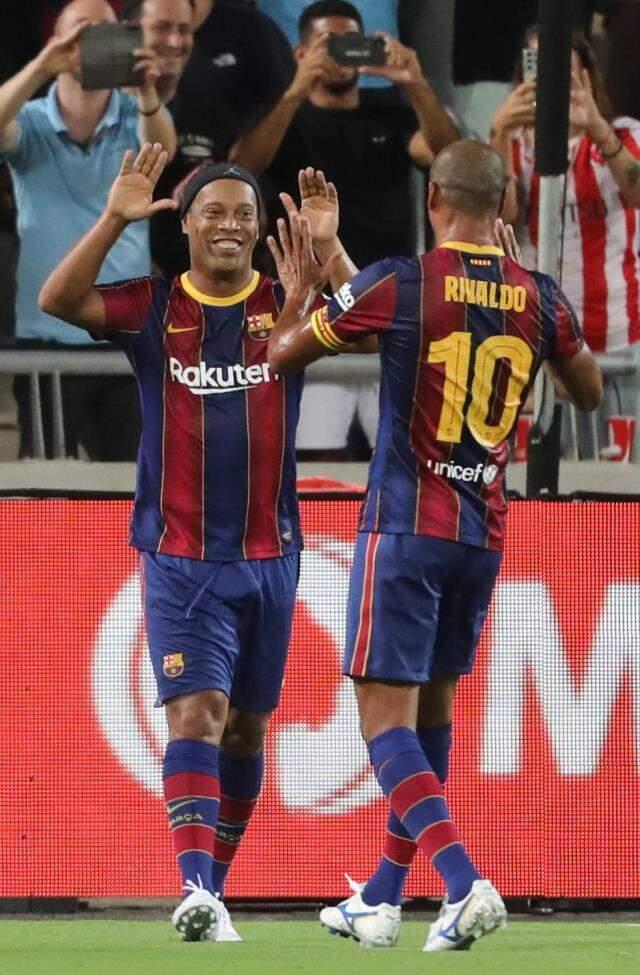 Kimler forma giymedi ki! Efsanelerin El Clasico'sunda kazanan Real Madrid oldu Kimler forma giymedi ki! Efsanelerin El Clasico'sunda kazanan Real Madrid oldu