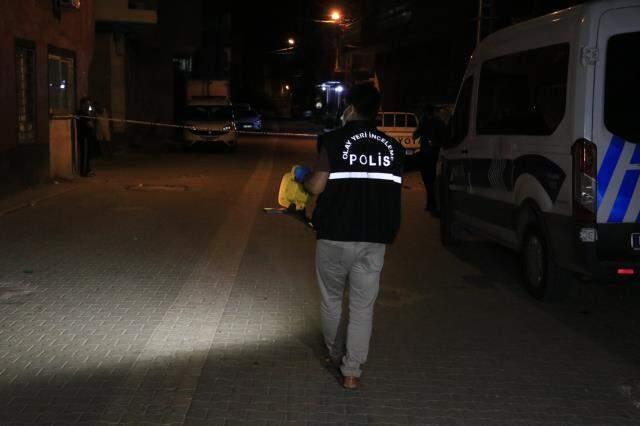 Kız alıp verme meselesi yüzünden amcasını ve kuzenini pompalı tüfekle vurdu Kız alıp verme meselesi yüzünden amcasını ve kuzenini pompalı tüfekle vurdu