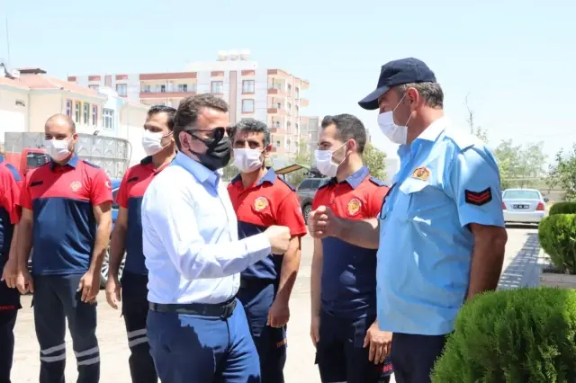 Kızıltepe Kaymakamı Çam ilçe protokolü ile polis ve sağlık personeli ile hastaların bayramını kutladı