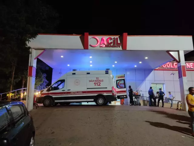 Kocaeli'de otomobilin çarptığı yaya ağır yaralandı Kocaeli'de otomobilin çarptığı yaya ağır yaralandı