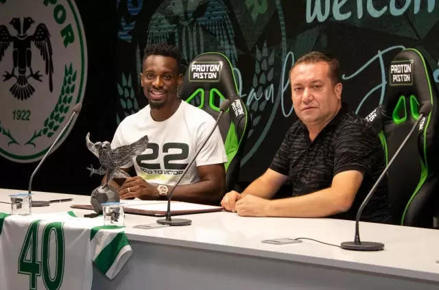 Son dakika haberleri | Konyaspor, Demokratik Kongolu milli futbolcu Mpoku'yu transfer etti