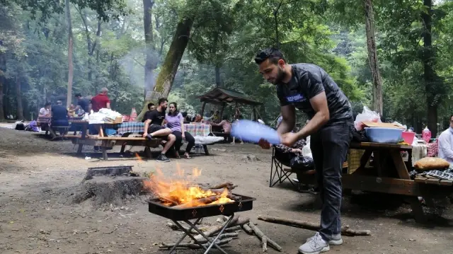 Kurban Bayramı'nın ikinci gününde vatandaşlar Belgrad Ormanı akın etti