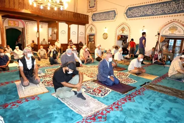 Kurban Bayramı programı Aziz Şehitlerimizin huzurunda gerçekleşti… Kurban Bayramı programı Aziz Şehitlerimizin huzurunda gerçekleşti…