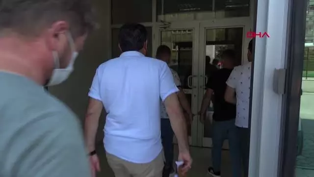 KURBAN KESİMİ SIRASINDA HUSUMETLİ 2 AKRABALARINI TABANCAYLA YARALADILAR