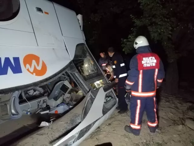 Şarampole devrilen yolcu otobüsündeki 5 kişi yaralandı