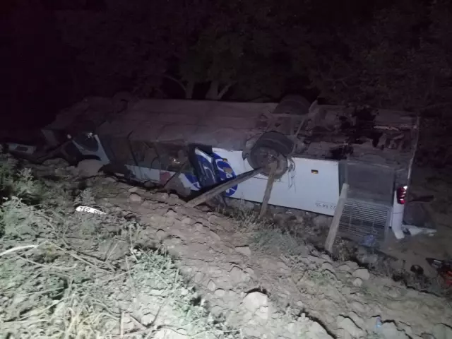 Şarampole devrilen yolcu otobüsündeki 5 kişi yaralandı