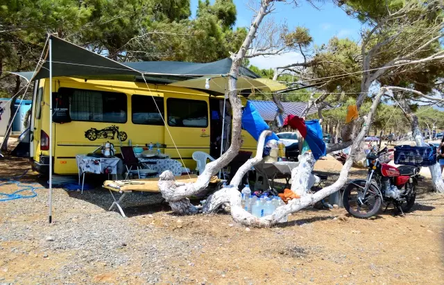 Çadır ve karavan tutkunları bayram tatilini kampta geçiriyor Çadır ve karavan tutkunları bayram tatilini kampta geçiriyor
