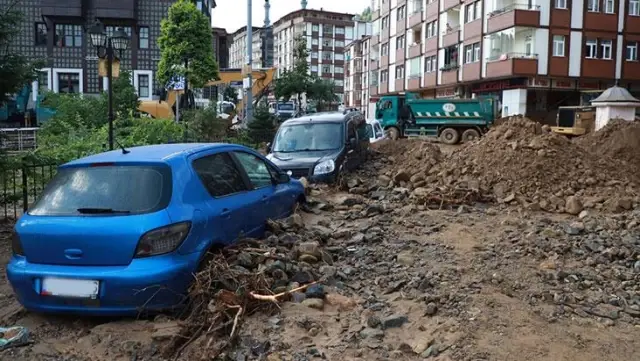 Geçen hafta sel felaketinin yaşandığı Rize'ye Meteoroloji'den heyelan uyarısı Geçen hafta sel felaketinin yaşandığı Rize'ye Meteoroloji'den heyelan uyarısı