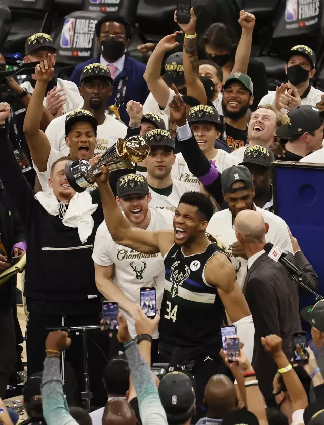 Milwaukee Bucks NBA şampiyonu oldu