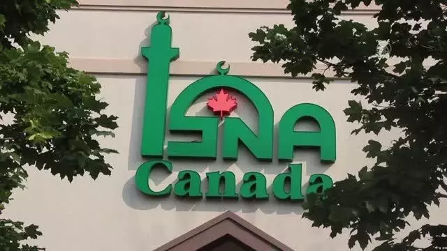 MISSISSAUGA - Kanada'da çocuğunu alan bayram karnavalına koştu