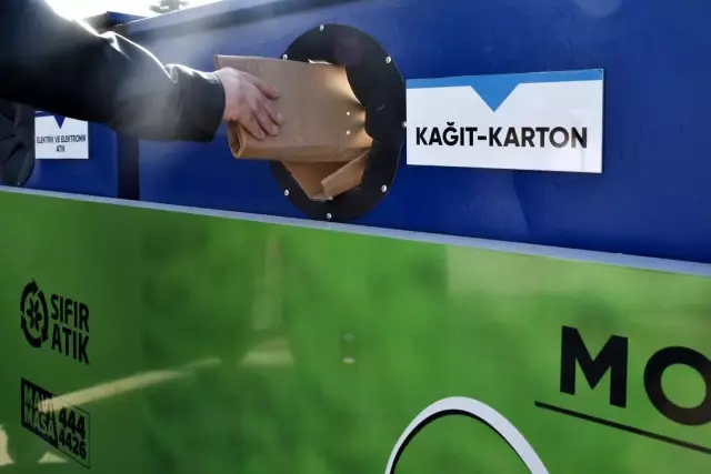 Mobil atık getirme merkezleri dönüşüme katkı sunuyor