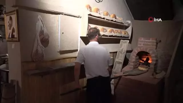 Müzeye giren 100 yıl öncesinin esnafını görüyor