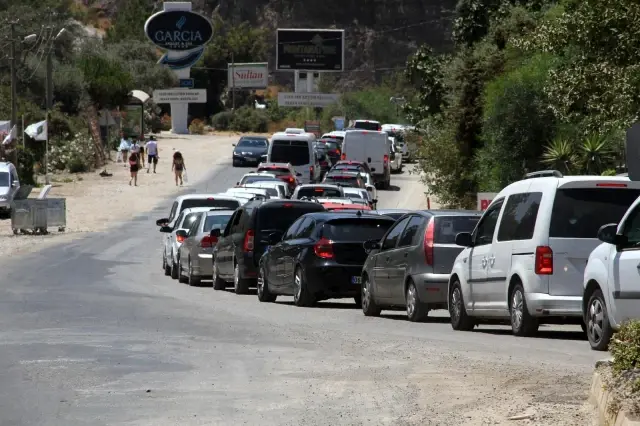 Son dakika haberi: Ölüdeniz'e ulaşmak için kilometrelerce yürüdüler