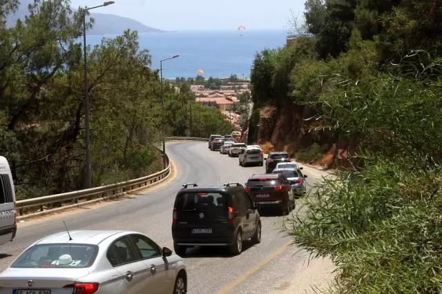 Son dakika haberi: Ölüdeniz'e ulaşmak için kilometrelerce yürüdüler