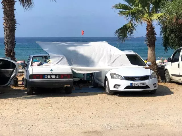 Oteller yüzde yüz doldu, dışarıda kalan tatilciler araçlarında ve yerlerde uyudu