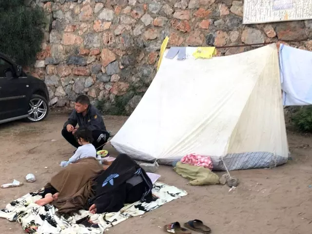 Oteller yüzde yüz doldu, dışarıda kalan tatilciler araçlarında ve yerlerde uyudu