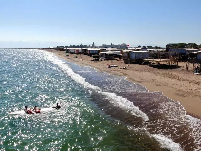 Otellerin yüzde yüz dolu olduğu Antalya'da 5 yıldızlı denize sıfır 'Çardak Beachte' tatili