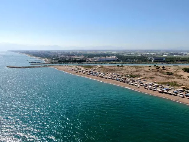 Otellerin yüzde yüz dolu olduğu Antalya'da 5 yıldızlı denize sıfır 'Çardak Beachte' tatili