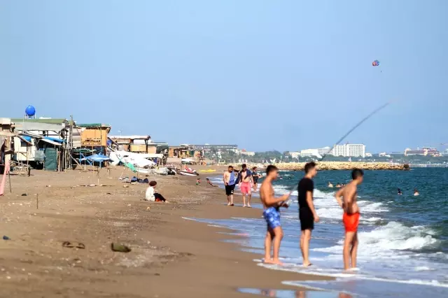 Otellerin yüzde yüz dolu olduğu Antalya'da 5 yıldızlı denize sıfır 'Çardak Beachte' tatili