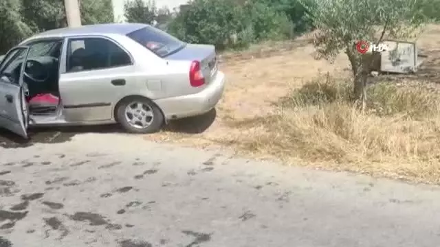 Otomobiller kafa kafaya çarpıştı: 4 yaralı